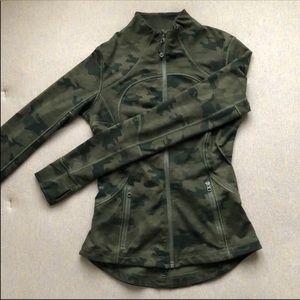 Lululemon green camo forme jacket II